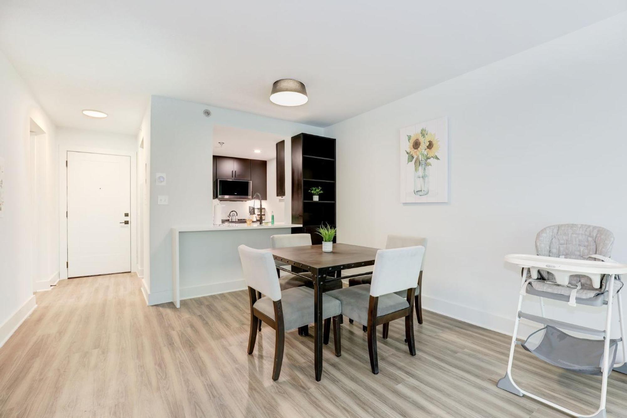 2Br Executive Apartment With Spacious Layout Arlington Extérieur photo