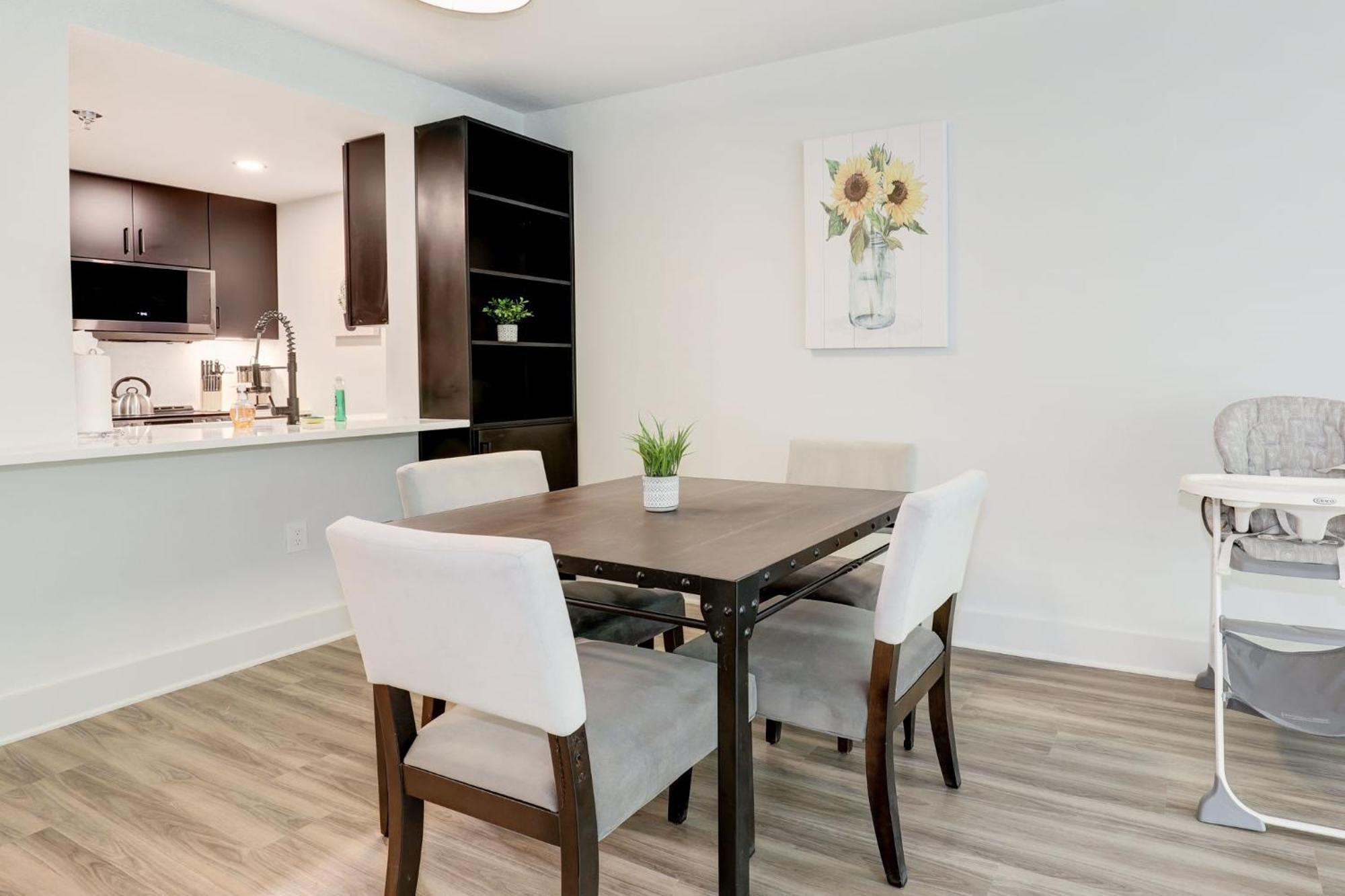 2Br Executive Apartment With Spacious Layout Arlington Extérieur photo